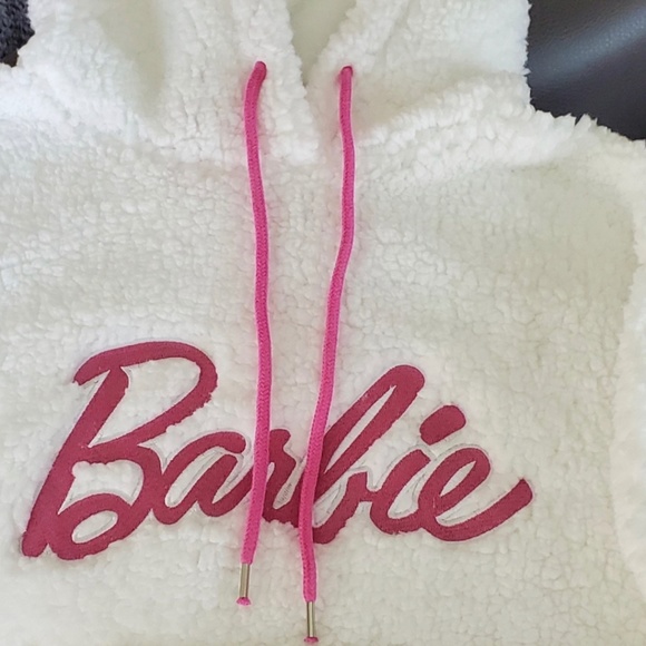 Great BARBIE Sweat Shirt - Picture 3 of 5